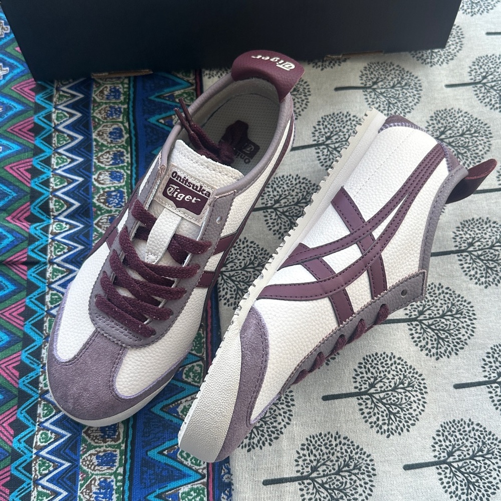 Onitsuka Tiger Mexico 66 Sneakers in White & Burgundy - Picture 6 of 8